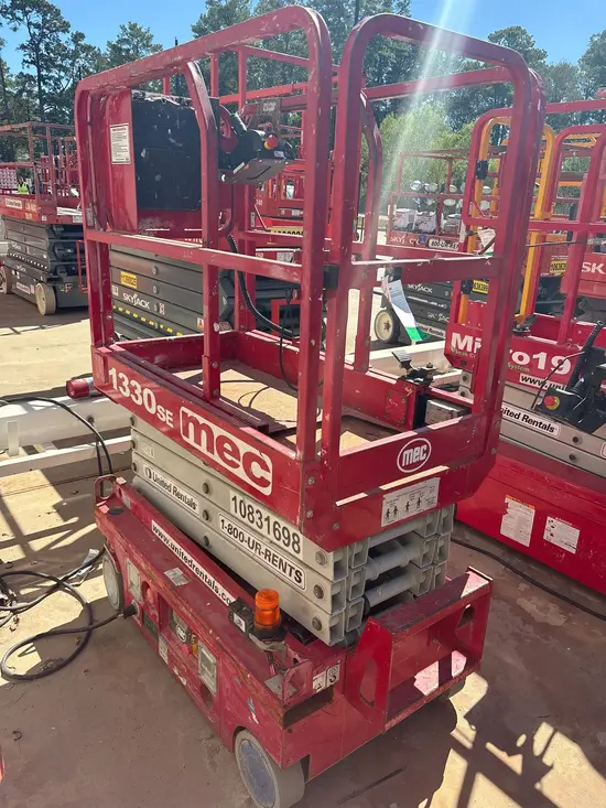 2018 MEC 1330SE Scissor Lift