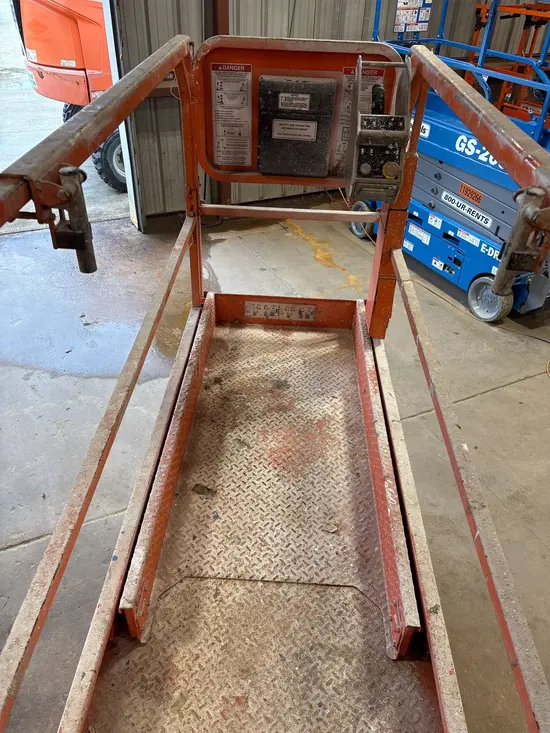 2019 Snorkel S3226E Scissor Lift