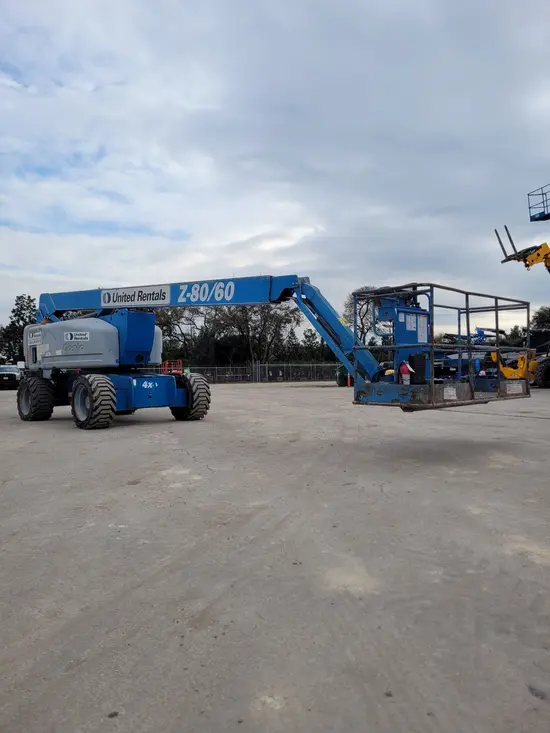 2013 Genie Z-80/60 Articulating Boom Lift