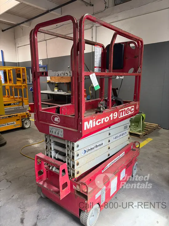 2018 MEC MICRO 19 Scissor Lift