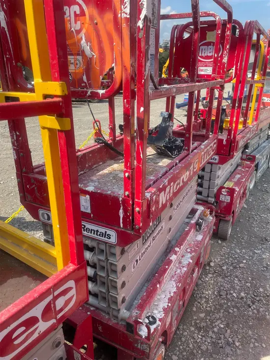 2018 MEC MICRO 19 Scissor Lift