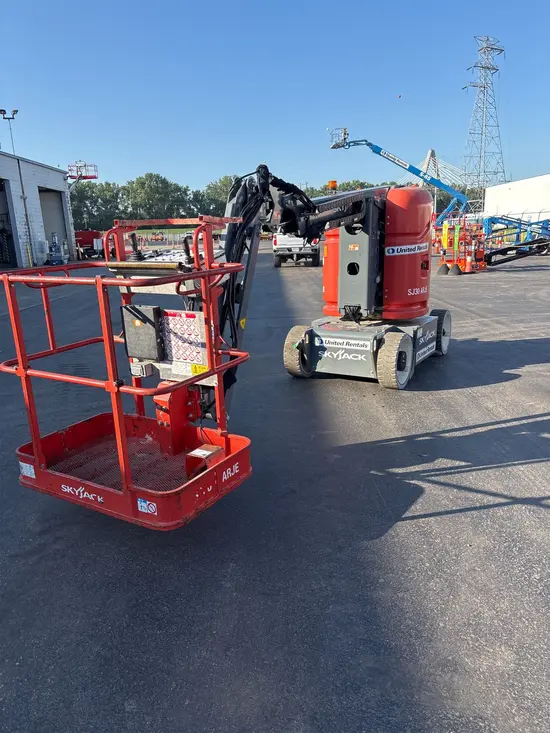 2018 Skyjack SJ30ARJE Articulating Boom Lift