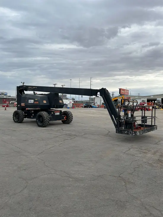 2017 JLG 800AJ Articulating Boom Lift