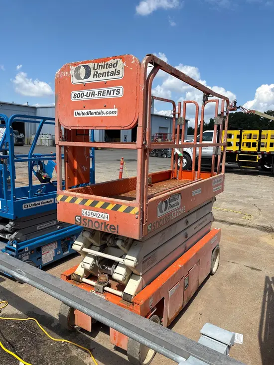 2020 Snorkel S3226E Scissor Lift