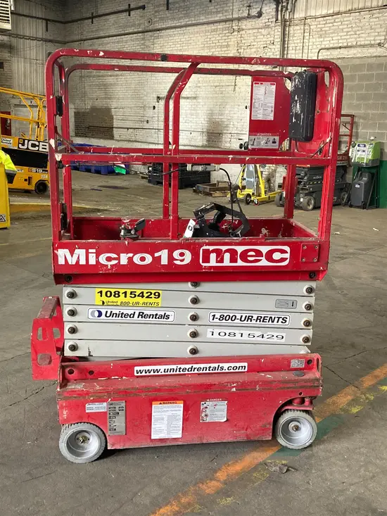 2018 MEC MICRO 19 Scissor Lift