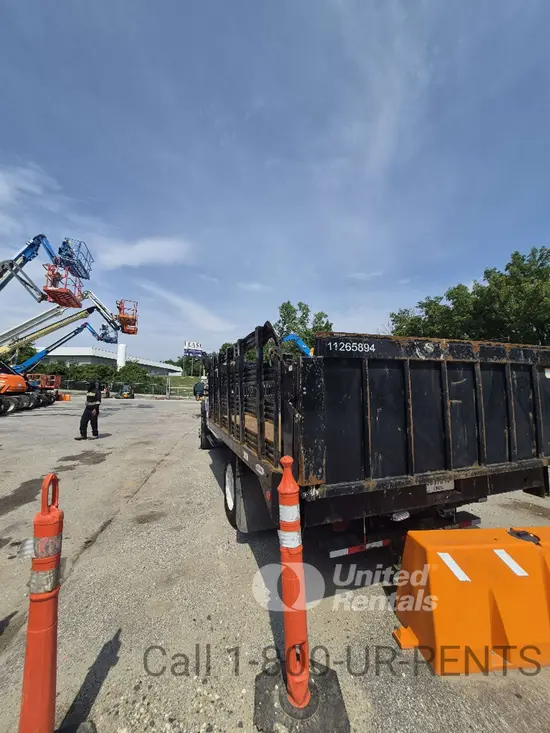 2021 Ford F-550 STAKE truck