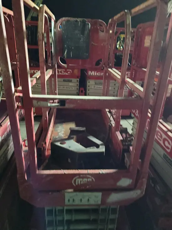 2017 MEC 1330SE Scissor Lift
