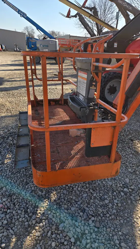 2013 JLG 600AJ Articulating Boom Lift