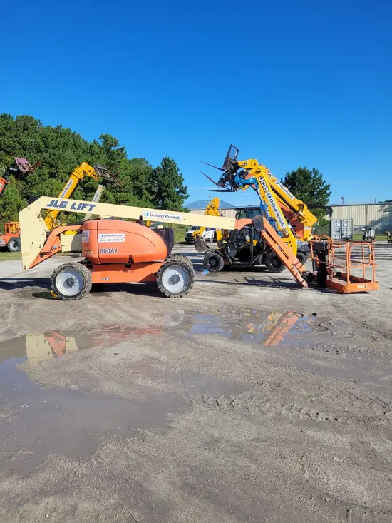 2013 JLG 600AJ Articulating Boom Lift