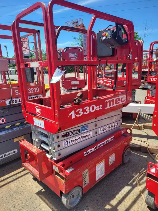 2017 MEC 1330SE Scissor Lift