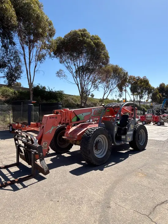 2015 XTREME XR842 Forklift