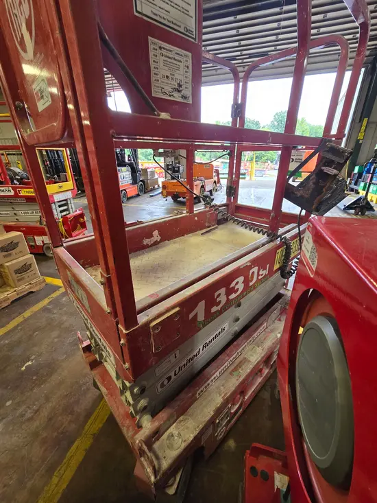 2019 MEC 1330SE Scissor Lift