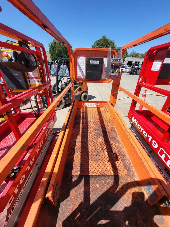 2018 Snorkel S3219E Scissor Lift