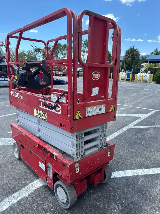 2017 MEC 1930SE Scissor Lift
