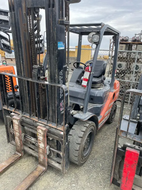 2018 Toyota 8FDU30 Warehouse Forklift
