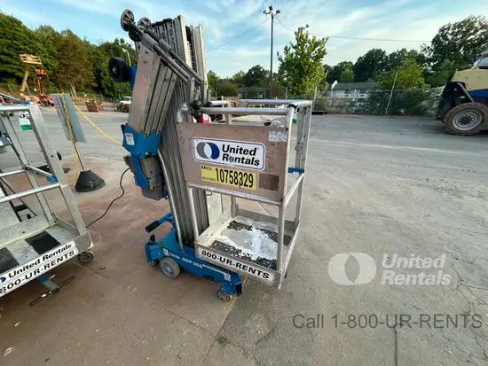 2018 Genie AWP-30SDC Pusharound Lift