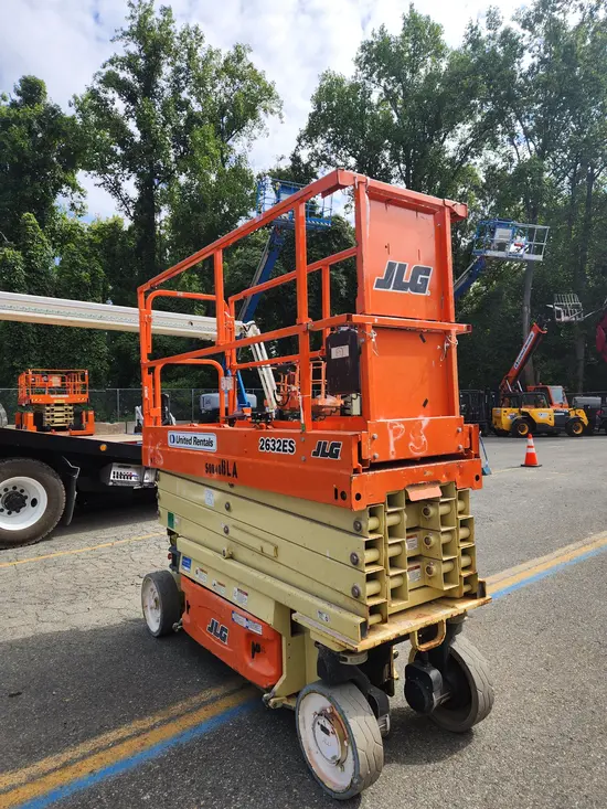2017 JLG 2632ES Scissor Lift