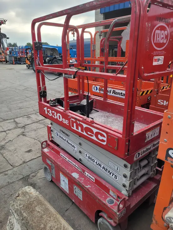 2018 MEC 1330SE Scissor Lift