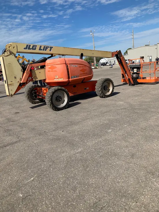 2016 JLG 600AJ Articulating Boom Lift