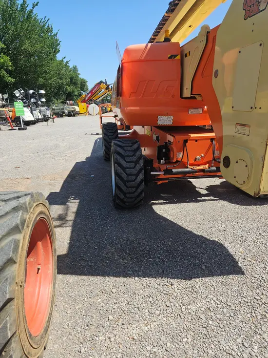 2017 JLG 800AJ Articulating Boom Lift