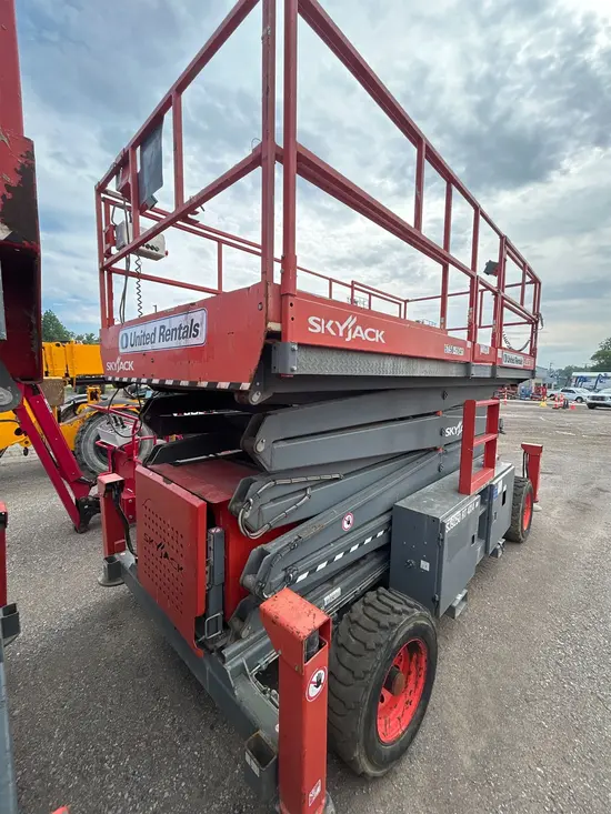 2016 Skyjack SJ9250RT Rough Terrain Scissor Lift