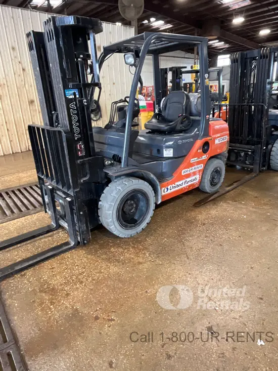 2018 Toyota 8FGU30 Warehouse Forklift