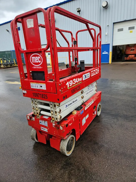 2019 MEC 1930SE Scissor Lift
