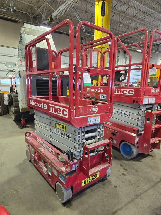2018 MEC MICRO 19 Scissor Lift