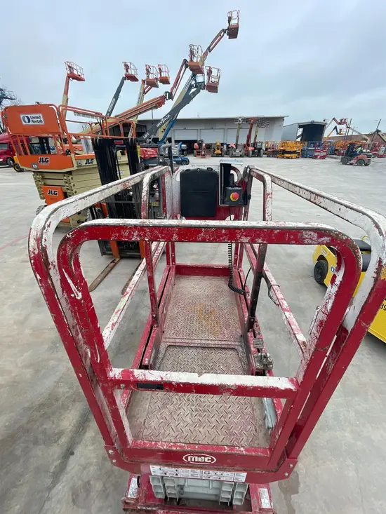 2018 MEC MICRO 19 Scissor Lift