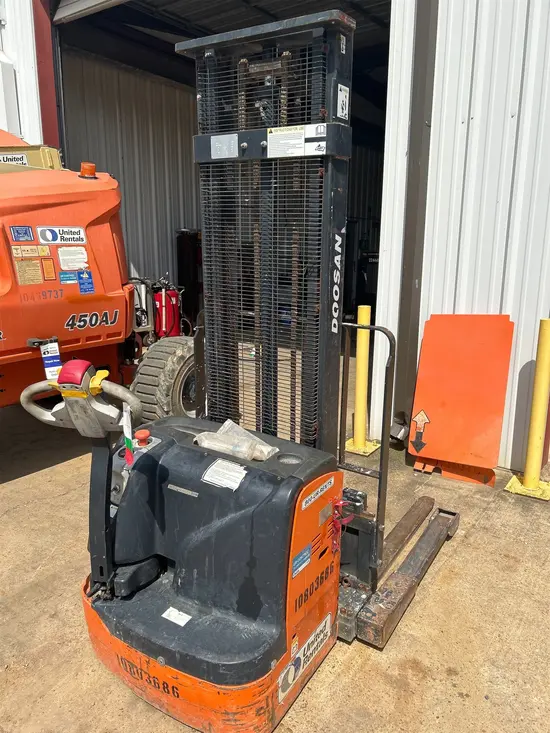 2018 Doosan BWS17S-7 Warehouse Forklift