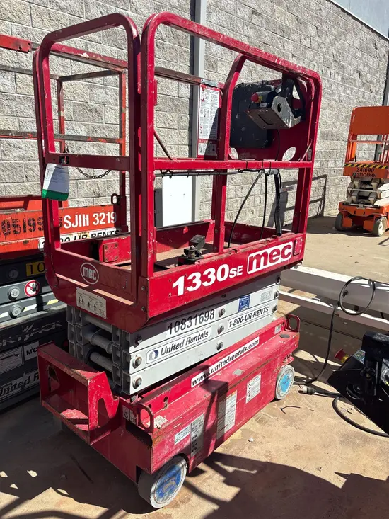 2018 MEC 1330SE Scissor Lift