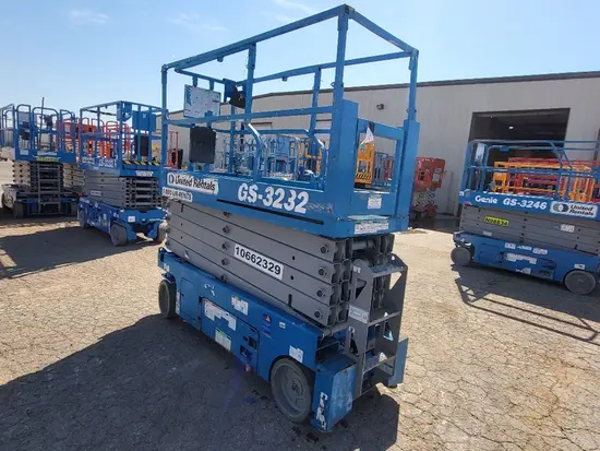 2017 Genie GS-3232 Scissor Lift