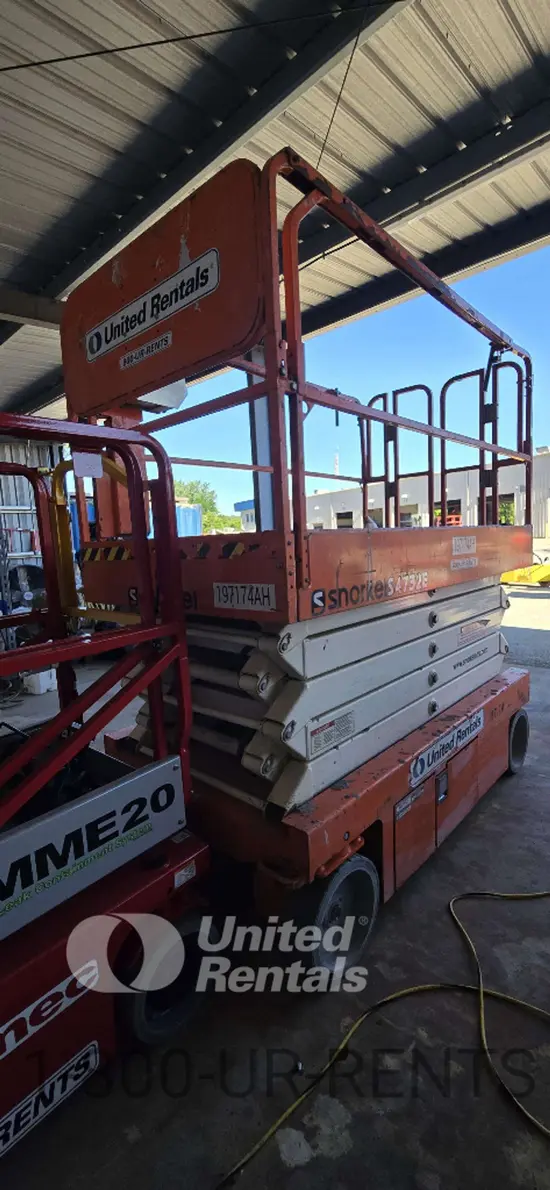 2017 Snorkel S4732E Scissor Lift