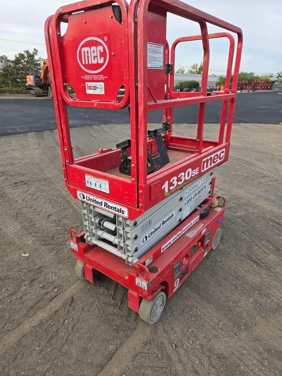 2019 MEC 1330SE Scissor Lift
