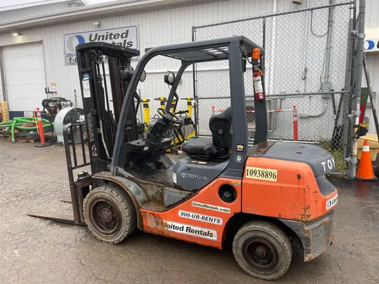 2019 Toyota 8FDU30 Warehouse Forklift