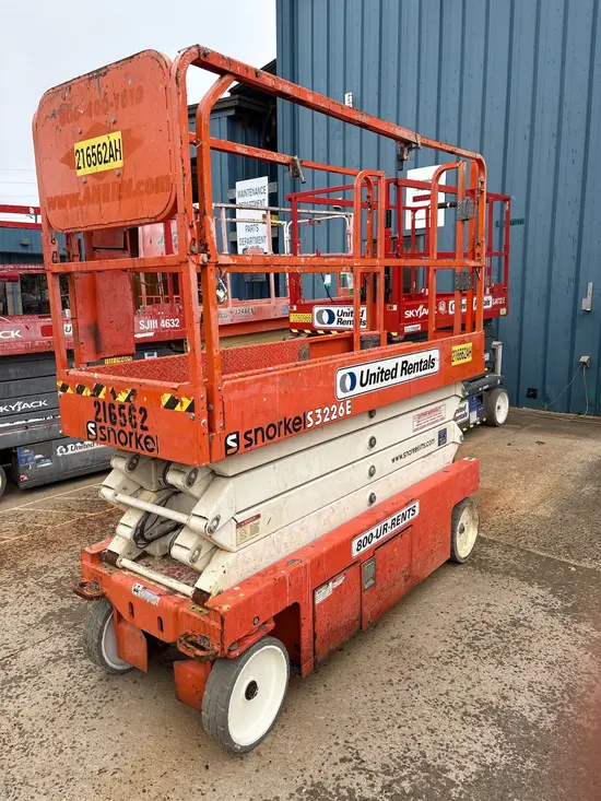 2018 Snorkel S3226E Scissor Lift