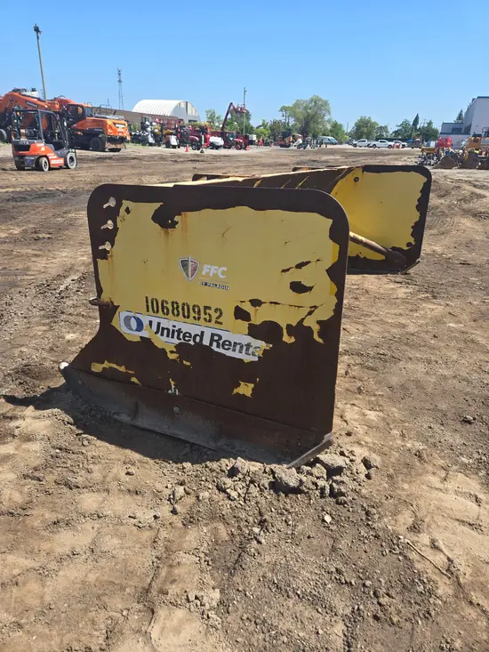 2017 ATI McMillen 4800 12' SNW PS Bucket Attachment
