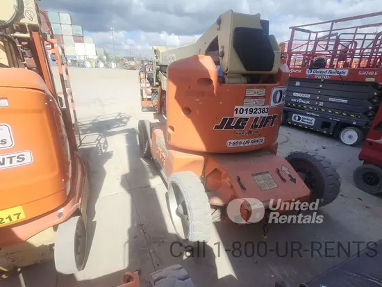 2013 JLG E450AJ Articulating Boom Lift