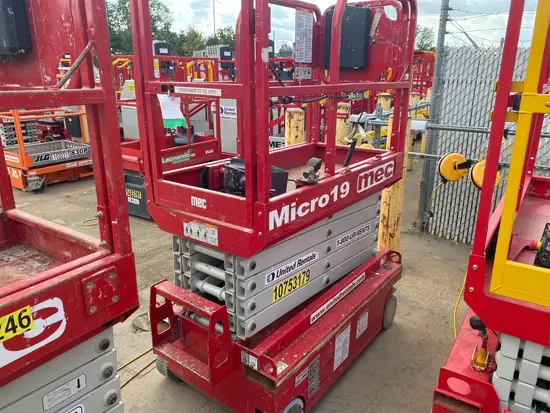2018 MEC MICRO 19 Scissor Lift