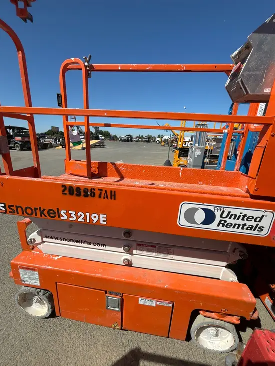2018 Snorkel S3219E Scissor Lift