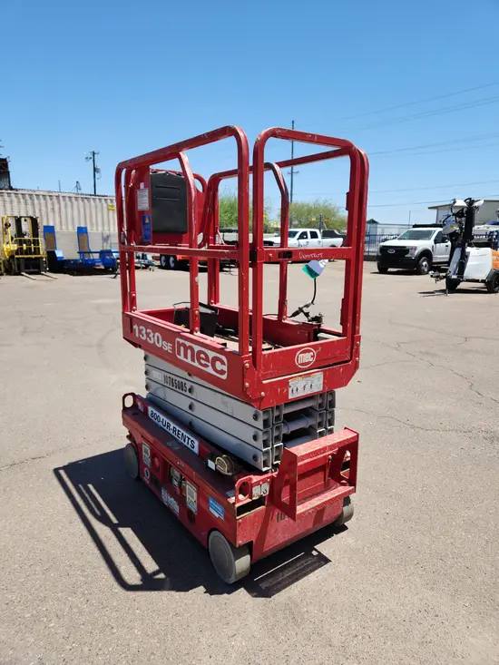 2018 MEC 1330SE Scissor Lift