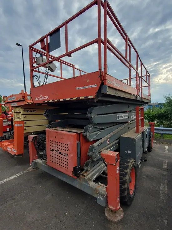 2017 Skyjack SJ9250RT Rough Terrain Scissor Lift
