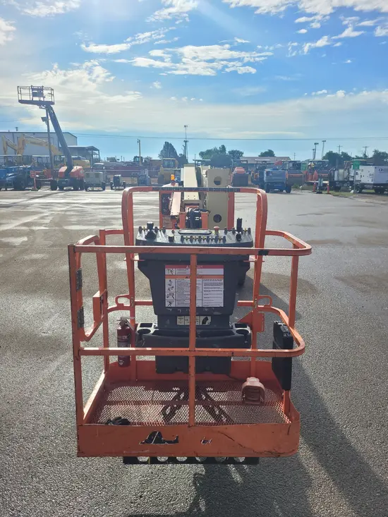2015 JLG E400AJPN Articulating Boom Lift