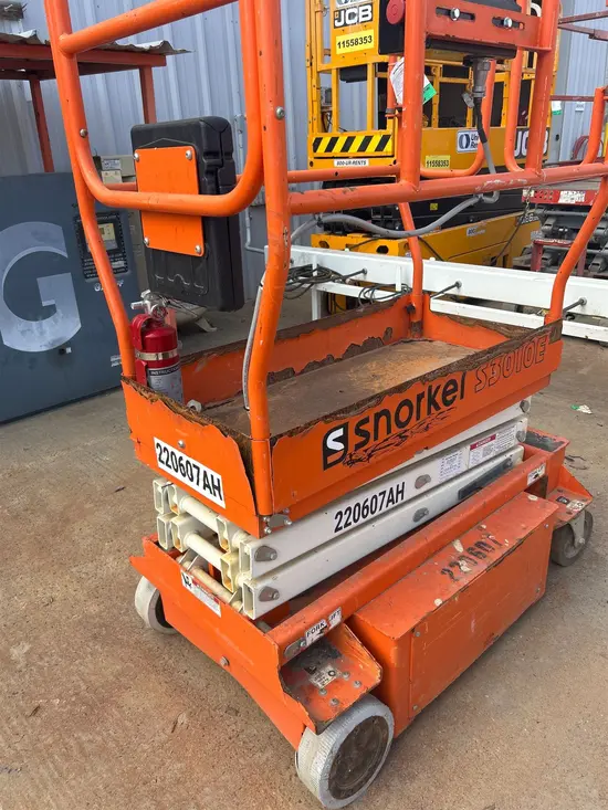 2018 Snorkel S3010E Scissor Lift
