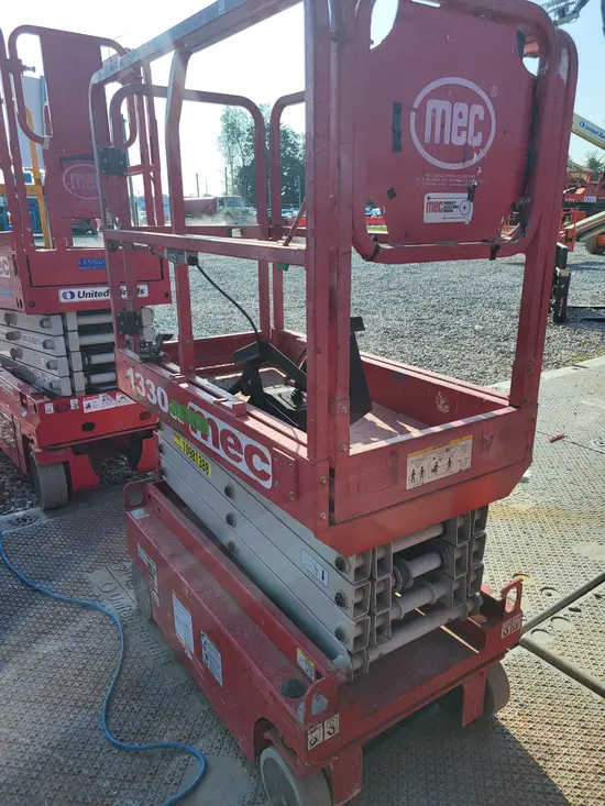 2019 MEC 1330SE Scissor Lift