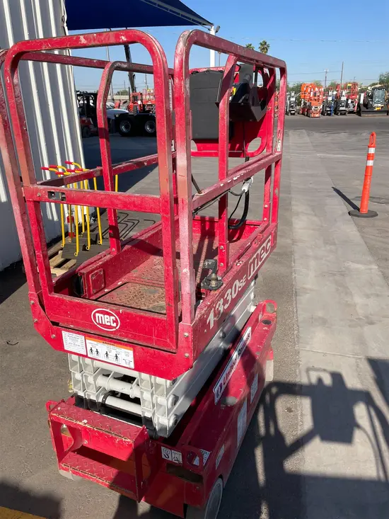 2018 MEC 1330SE Scissor Lift