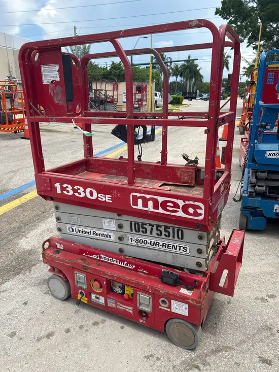 2017 MEC 1330SE Scissor Lift
