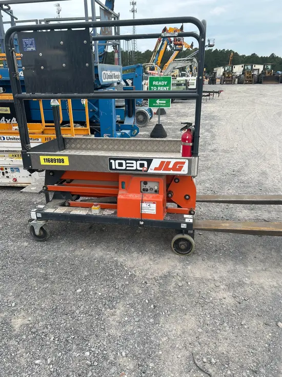 2023 JLG 1030P Pusharound Lift