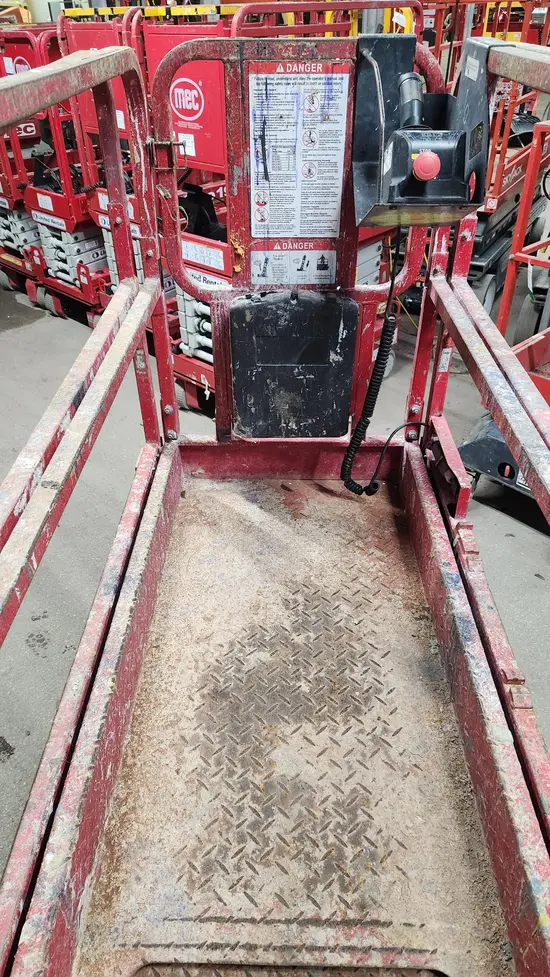 2017 MEC 1930SE Scissor Lift