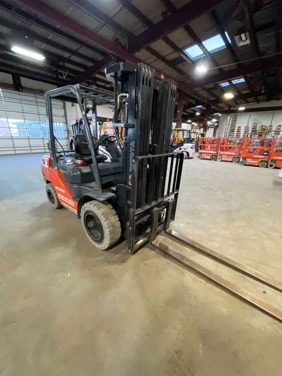 2019 Toyota 8FGU30 Warehouse Forklift